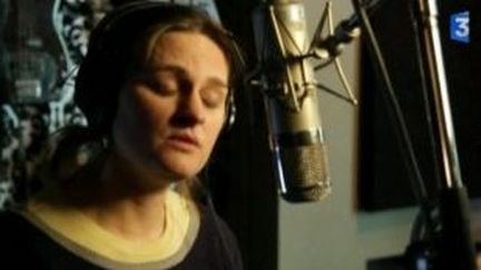 Madeleine Peyroux de retour avec &quot;Standing on the rooftop&quot;
 (Culturebox)