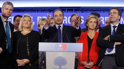 De gauche &agrave; droite, Laurent Wauquiez, Mich&egrave;le Tabarot, Jean-Fran&ccedil;ois Cop&eacute;, Val&eacute;rie P&eacute;cresse et Luc Chatel, lors d'une conf&eacute;rence de presse au si&egrave;ge de l'UMP, &agrave; Paris, le 15 janvier 2013. (FRANCOIS GUILLOT / AFP)