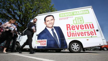 En France, le concept du revenu universel avait été popularisé par le candidat socialiste à la présidentielle Benoît Hamon en 2017. (MAXPPP)