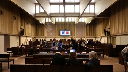 La salle du procès de l'accident de bus de Millas, à Marseille.&nbsp; (VALLAURI NICOLAS / MAXPPP)