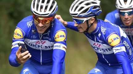 Philippe Gilbert et Julian Alaphilippe (Quick-Step Floors) seront devant leur écran ce soir pour regarder France - Belgique (YORICK JANSENS / BELGA MAG)