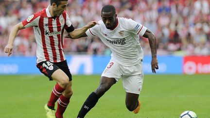 Après sa défaite à Bilbao (1-0), Séville voit sa seconde place de Liga grandement menacée. (ANDER GILLENEA / AFP)