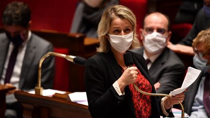 La ministre de la Transition écologique Barbara Pompili à l'Assemblée nationale, à Paris, le 27 octobre 2020. (ALAIN JOCARD / AFP)