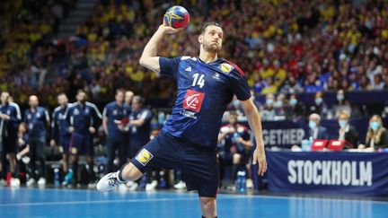 Kentin Mahe lors de la demi-finale du Mondial de handball face à la Suède, le 27 janvier 2023 à Stockholm. (LAURENT LAIRYS / AFP)