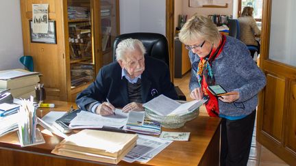 Jean de Galard est maire de Saint-André, en Haute-Garonne, depuis 1959.&nbsp;Il est l’un des deux plus anciens maires de France. (GUILLEMETTE JEANNOT / FRANCEINFO)