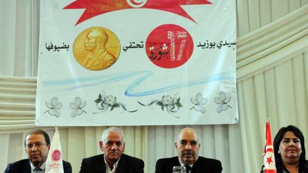 Le Prix Nobel de la paix 2015 a été attribué le 9 octobre 2015 au quartette d’organisations de la société civile tunisienne, à l’origine en 2013 du «dialogue national», qui a sorti le pays de la crise politique qu’elle traversait après la révolution de 2011. La médiation, constituée par l’Union générale tunisienne du travail (UGTT), la puissante confédération syndicale du pays, l’Union tunisienne de l’industrie, du commerce et de l’artisanat (UTICA, patronat), l’Ordre national des avocats de Tunisie (ONAT) et la Ligue tunisienne des droits de l’Homme (LTDH) a initié et défini les modalités du dialogue entre les islamistes, alors au pouvoir, et l’opposition.  (CITIZENSIDE/RIADH DRIDI / citizenside.com / AFP)