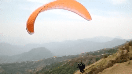 Grand format : le Népal, paradis du parapente