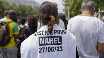 Une marche blanche a eu lieu le 29 juin 2023 à Nanterre (Hauts-de-Seine) après la mort d'un adolescent de 17 ans, Nahel, tué lors d'un contrôle policier le 27 juin. (CLAIRE SERIE / HANS LUCAS)