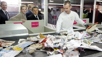 Nicolas Sarkozy, le 20 octobre 2011, dans une entreprise de retraitement des déchets, à Changé (Mayenne). (CHARLES PLATIAU / POOL / AFP)