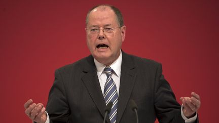 Peer Steinbrueck, du SPd, adversaire d'Angela Merkel, le 14 novembre 2013 &agrave; Leipzig (Allemagne). (JOHANNES EISELE / AFP)