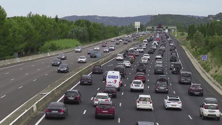 Transports : à quelle réduction peuvent s’attendre les Français cet été sur les péages d’autoroutes ? (France 2)