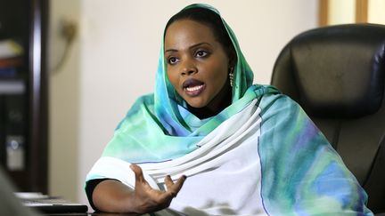 Souleima Sharif, directrice du comité gouvernemental de lutte contre les violences faites aux femmes, dans son bureau à Khartoum le 14 novembre 2019. (ASHRAF SHAZLY / AFP)