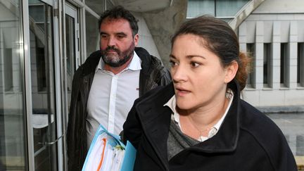 Frédéric Péchier et sa soeur Julie Péchier, à la cour d'appel de Besançon (Bourgogne-Franche-Comté), le 12 juin 2019.&nbsp; (SEBASTIEN BOZON / AFP)