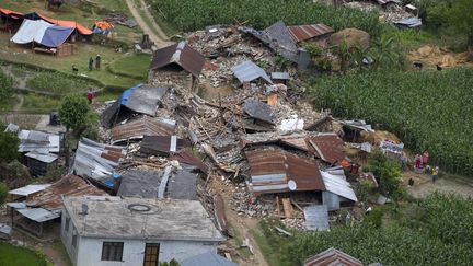 Vues des destructions par h&eacute;licopt&egrave;re de&nbsp;Dhadingbesti (N&eacute;pal), le 29 avril 2015 (MANISH SWARUP / AP / SIPA)