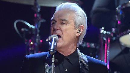 David Byrne reprend "Fame" de Bowie au Rock &amp; Roll Hall of Fame le 8 avril 2016.
 (Theo Wargo / Getty Images / AFP)