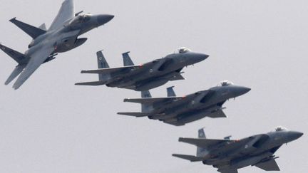 Des appareils F-15 de l'armée de l'air américaine à Daytona Beach (Floride) le 12-4-2009. (Reuters - Pierre Ducharme)