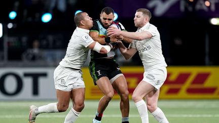 La Défense Arena a été le théâtre d'un match sensationnel cette après midi. Apres avoir été longtemps dominateur, le Racing 92 s'est fait peur et a même faillit s'incliner. Trois cartons jaunes et un essai de pénalité qui aurait pu couter très cher aux Racingmens. Revivez les meilleurs moments de cette rencontre remportée par les bleus ciel et blanc 30 à 29.