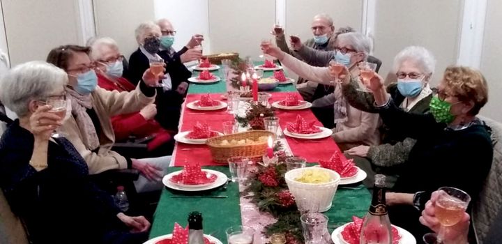 Le repas de Noël du béguinage de la Tourangelle, à Tours, lundi 21 décembre 2020. (Laurent Doridant)