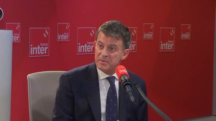 Le ministre des Outre-Mer Manuel Valls sur France Inter, le mardi 24 décembre 2024. (FRANCE INTER / RADIOFRANCE)