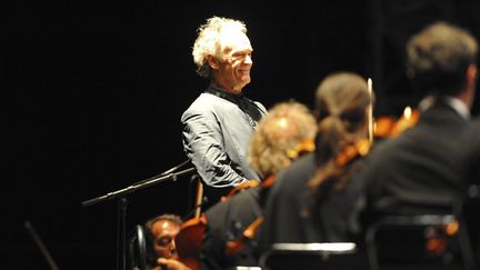 Jean-Claude Casadesus dirige l'Orchestre National de Lille.
 (Bruno FAVA/PHOTOPQR/VOIX DU NORD)