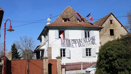 Une maison occupée par des sympathisants du mouvement Batsion social à Entzheim en Alsace, le 26 février 2019.&nbsp; (MAXPPP)