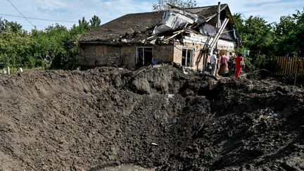 Un bombardement à&nbsp;Kushuhum (Ukraine), le 10 août 2022. (DMYTRO SMOLYENKO / NURPHOTO / AFP)