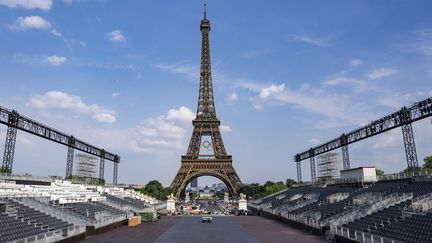 Au pied de la Tour Eiffel, le Trocadéro accueillera les épreuves de marche et de vélo de route. (CHINE NOUVELLE / SIPA)