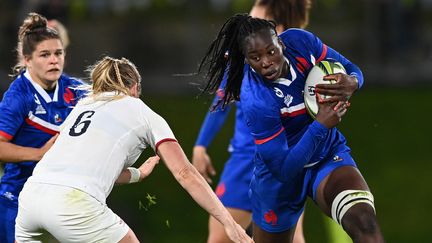 La deuxième ligne des Bleues, Madoussou Fall, face à l'Angleterre, le 15 octobre 2022. (ANDREW CORNAGA / AAP)