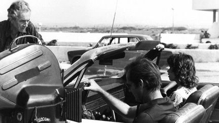 Michelangelo Antonioni sur le tournage de "Profession : reporter", avec Jack Nicholson et Maria Schneider, en 1974.
 (Screen Prod / Photononstop)