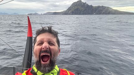 VIDEO. Vendée Globe : les images du mythique cap Horn franchi par Yoann Richomme en leader