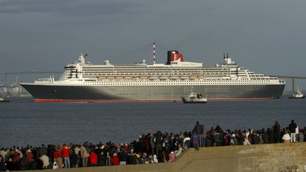 Le Queen Mary II dans tout son gigantisme (ALAIN LE BOT / PHOTONONSTOP)