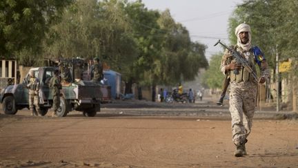 Un soldat malien &agrave; Gao, dans le nord du Mali, le 13 avril 2013.&nbsp; (JOEL SAGET / AFP)