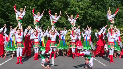 Les jeunes du spectacle font une démonstration en plein air
 (France 3/ Culturebox)