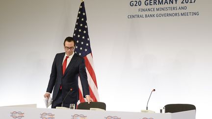 Le secrétaire d'Etat américain au Trésor, Steven Mnuchin , arrive au G20 de Baden-Baden (THOMAS KIENZLE / AFP)