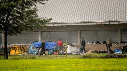 Un campement de migrants à Grande-Synthe (Nord), le 24 mai 2018. (PHILIPPE HUGUEN / AFP)