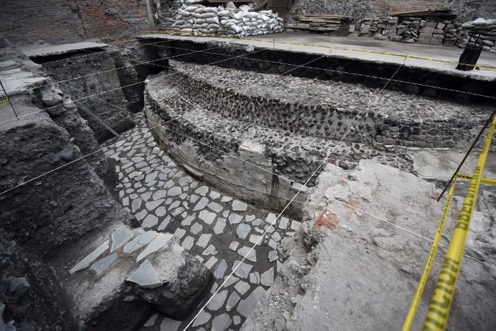 Le temple aztèque et le terrain de jeu, découverts dans le centre de Mexico
 (ALFREDO ESTRELLA / AFP)