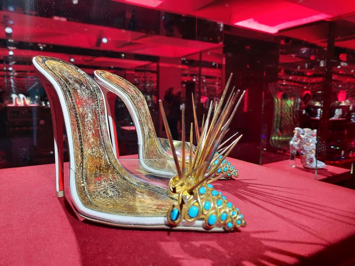 L'exposition du président de jury Christian louboutin au festival de la mode de Hyères, le 15 octobre 2021.&nbsp; (SOPHIE AUVIGNE / FRANCE-INFO)