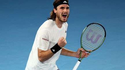 Le Grec Stefanos Tsitsipas, vainqueur face au Tchèque Jiri Lehecka en quarts de finale de l'Open d'Australie, le 24 janvier 2023. (MARTIN KEEP / AFP)