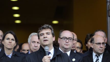 Arnaud Montebourg s'adressant aux salari&eacute;s du site d'ArcelorMittal de Florange (Moselle)&nbsp;le 27 septembre 2012. (JEAN-CHRISTOPHE VERHAEGEN / AFP)