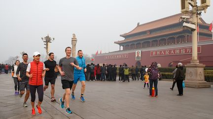 Le patron de Facebook, Mark Zuckerberg, le 18 mars 2016 à Pékin (Chine). (FACEBOOK / AFP)