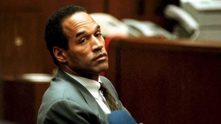 O.J. Simpson, lors de son procès pour le meurtre de son ex-femme, le 8 décembre 1994 à Los Angeles (Etats-Unis). (POOL / AFP)