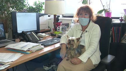 Au bureau avec son chien