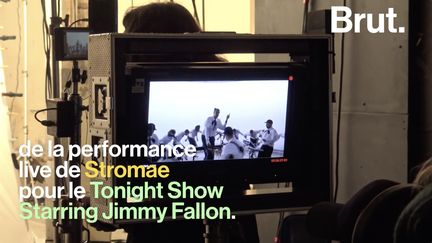 Invité par Jimmy Fallon dans le Tonight Show, Stromae a proposé une performance live exceptionnelle. Brut était dans les coulisses.