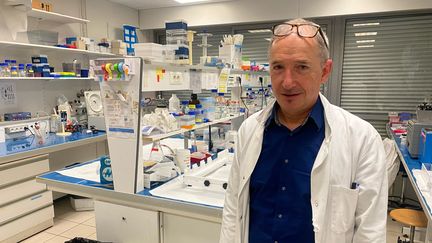 Bruno Canard, directeur de recherche au CNRS à Aix Marseille Université, en février 2022. (WILLIAM DE LESSEUX / RADIO FRANCE)