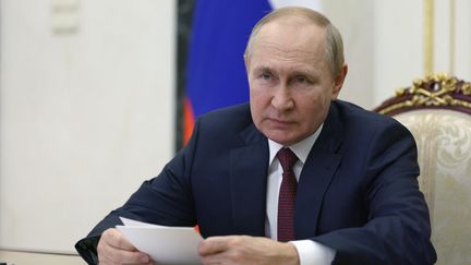 Vladimir Poutine, le 29 septembre 2022, lors d'une réunion au Kremlin. (GAVRIIL GRIGOROV / SPUTNIK)