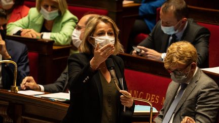 La ministre de la Transition écologique, Barbara Pompili, le 5 octobre 2021 à l'Assemblée nationale. (ANTOINE DE RAIGNIAC / HANS LUCAS / AFP)