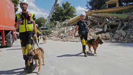 Séisme en Italie : les opérations de secours se poursuivent