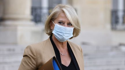 La ministre chargée de l'Autonomie, Brigitte Bourguignon, le 13 octobre 2021. (LUDOVIC MARIN / AFP)