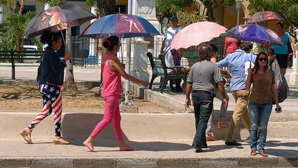 une jeune chanteuse cubaine en attente de visa pour aller se produire aux Etats-Unis déclare : «Si le secrétaire d'Etat vient, cela veut dire que la chose est devenue vraiment sérieuse.» Selon elle, «cette nouvelle nourrit de grands espoirs parmi les Cubains». (AFP)