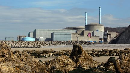 La centrale nucl&eacute;aire de Penly (Seine-Maritime), le 15 mars 2011. (KENZO TRIBOUILLARD / AFP)